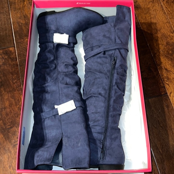 Tall soft boots NEVER worn - Picture 2 of 4
